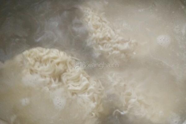 番茄炒蛋排骨汤面的做法图解7