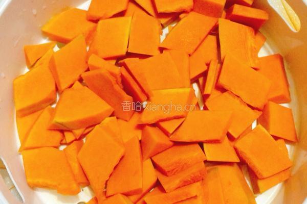 豆沙南瓜饼的做法图解1