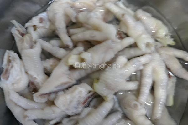 泡椒凤爪的做法图解3