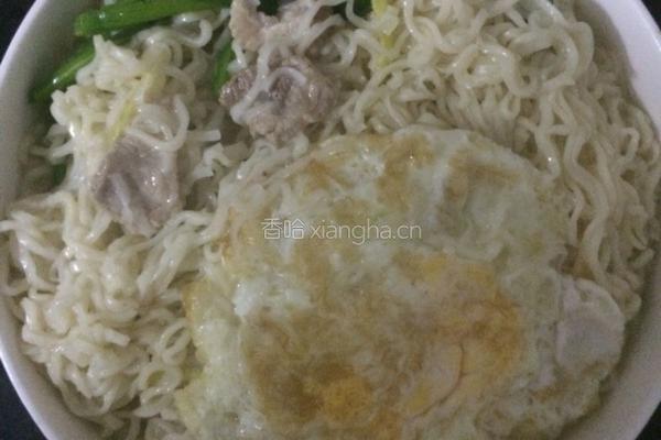 鸡蛋瘦肉面
