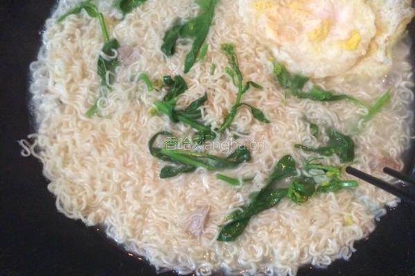 鸡蛋瘦肉面的做法图解3