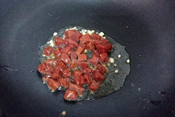 杏鲍菇炒牛肉的做法图解3