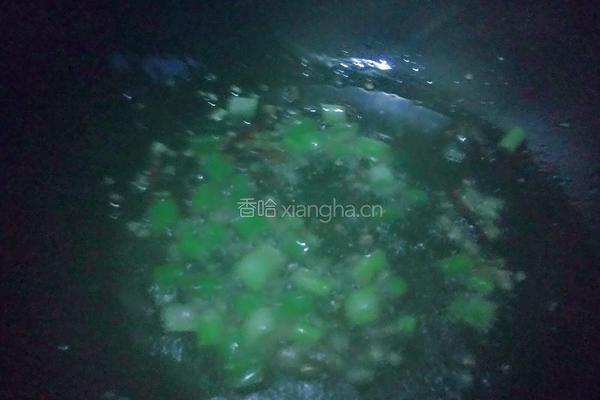 鸡蛋炒丝瓜的做法图解7