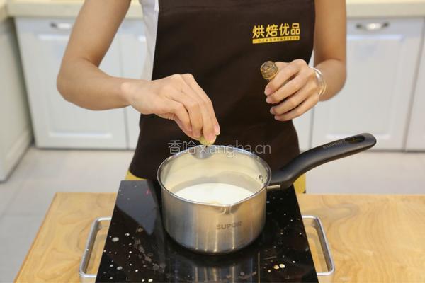 法式焦糖布蕾的做法图解3