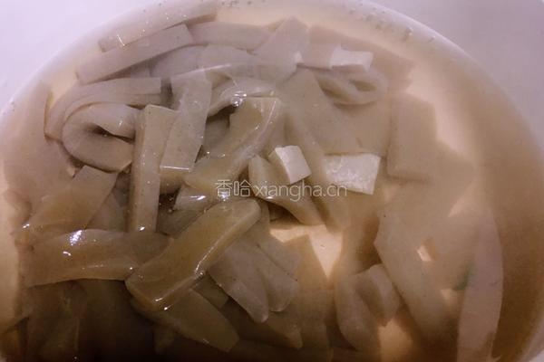 酸辣魔芋的做法图解5
