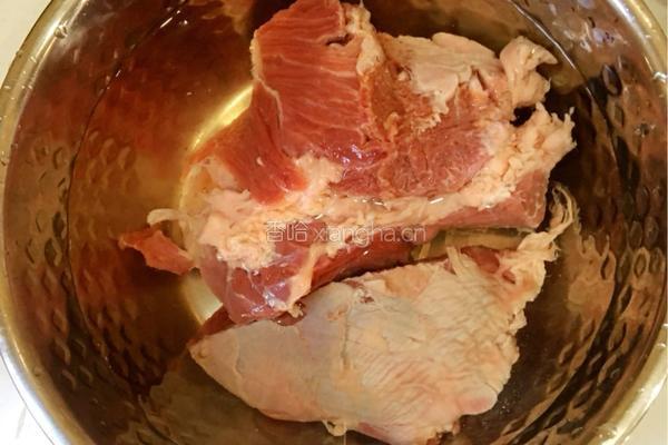 清炖牛肉汤的做法图解1