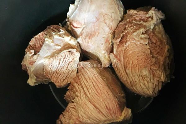 卤牛肉的做法图解4
