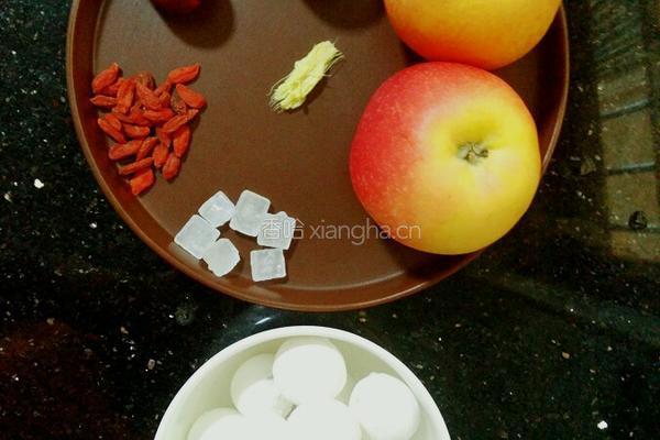 鸡蛋苹果圆子汤的做法图解1