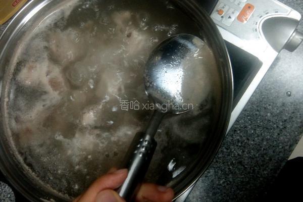 小白菜排骨汤的做法图解3