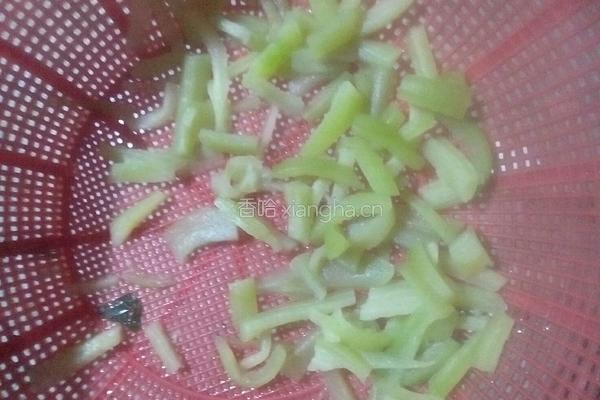 茄子炒肉的做法图解2