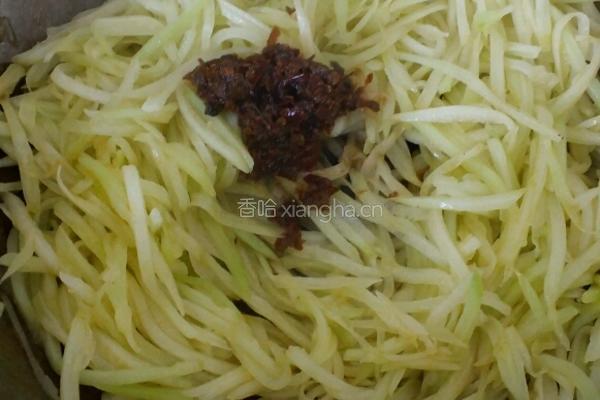 韭菜花炒洋瓜丝的做法图解6