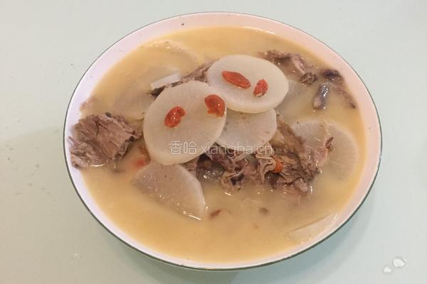 鸭架萝卜汤的做法图解1