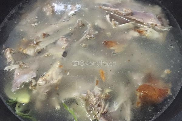 鸭架萝卜汤的做法图解5