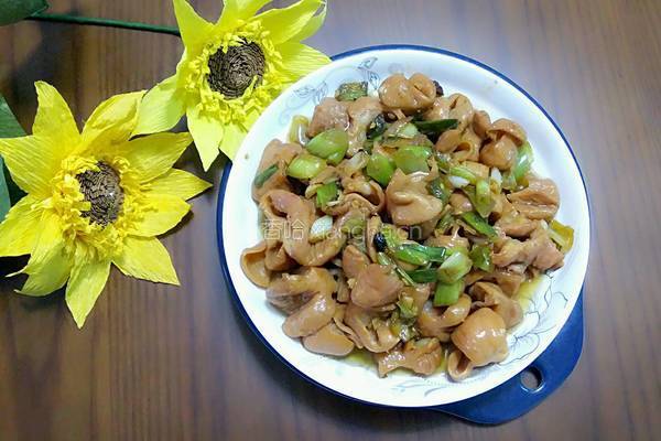 大葱炒肥肠的做法图解6