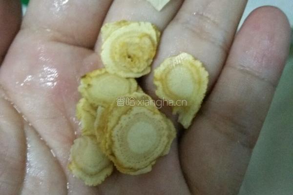 西洋参炖鸡汤的做法图解3