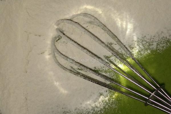 菜心汁蛋糕卷的做法图解4