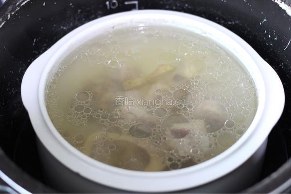 松茸银鱼羹的做法图解2