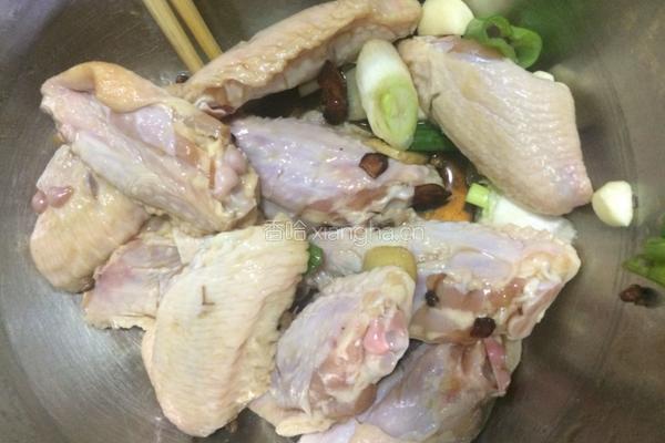 蜜汁蒜香鸡中翅的做法图解1