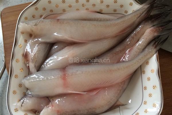 油炸豆腐鱼的做法图解1