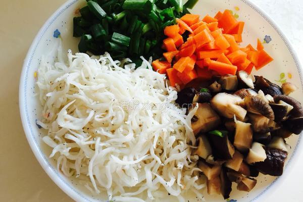 银鱼卤汁炒饭的做法图解3