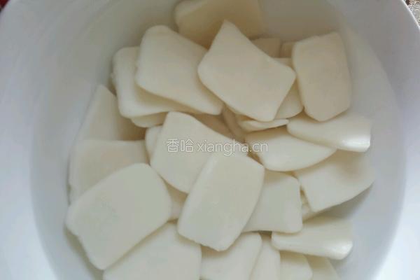 辣年糕的做法图解2