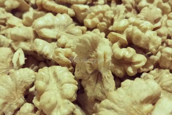 芝麻枣夹核桃的做法图解2