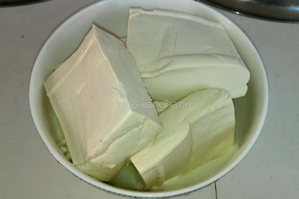红油豆腐的做法图解1