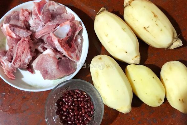莲藕红豆骨头汤的做法图解2
