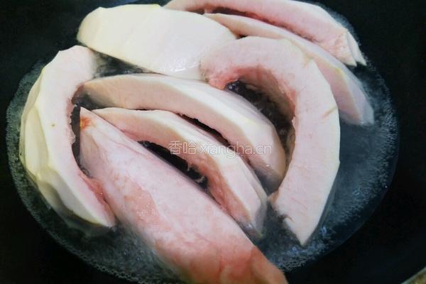 清炒红心柚子皮的做法图解3