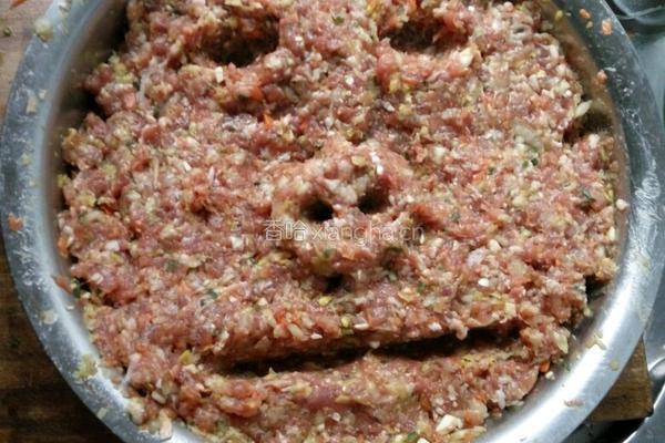白菜猪肉水饺的做法图解6