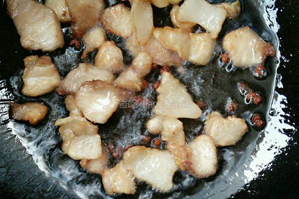 五花肉炒四季豆木耳的做法图解4