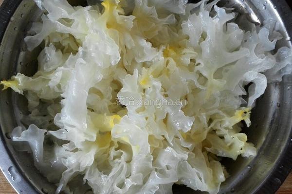 红枣银耳芋头汤的做法图解4