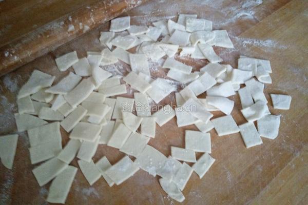 羊肉汆面片的做法图解3