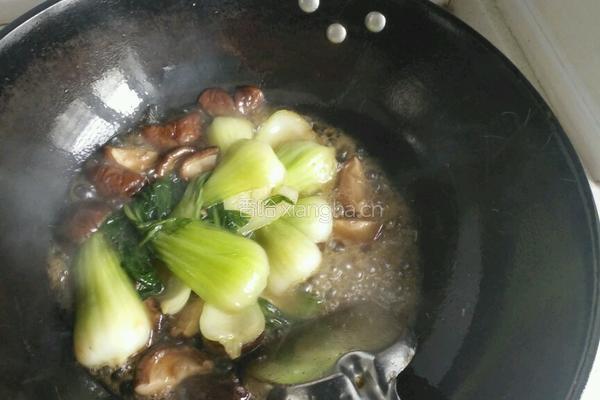 香菇扒油菜的做法图解2