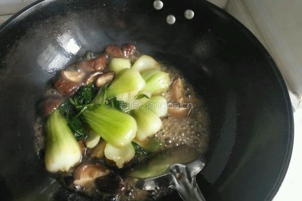 香菇扒油菜的做法图解3
