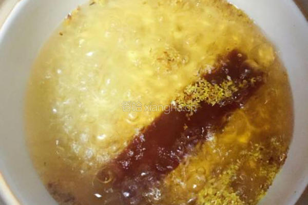 红糖桂花凉粉的做法图解2