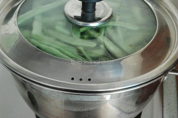 羊肉豆角馅饺子的做法图解3