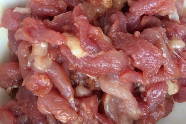 芹菜剁椒炒肉的做法图解4
