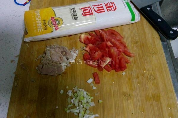 番茄牛肉面的做法图解1