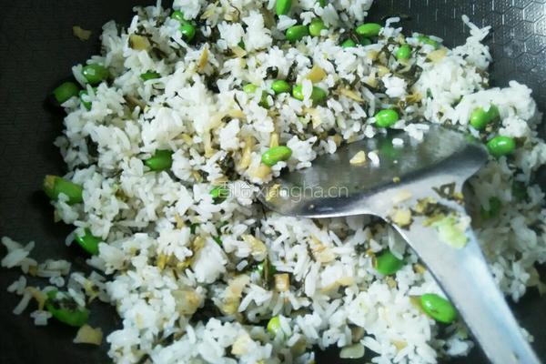 酸菜炒饭的做法图解7