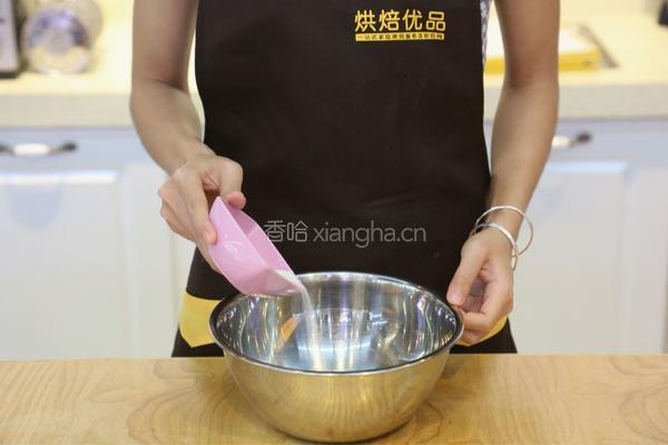 蜂蜜纸杯蛋糕的做法图解2