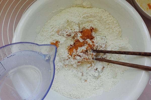 南瓜豆沙包的做法图解3