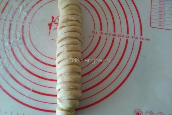 毛毛虫面包的做法图解8