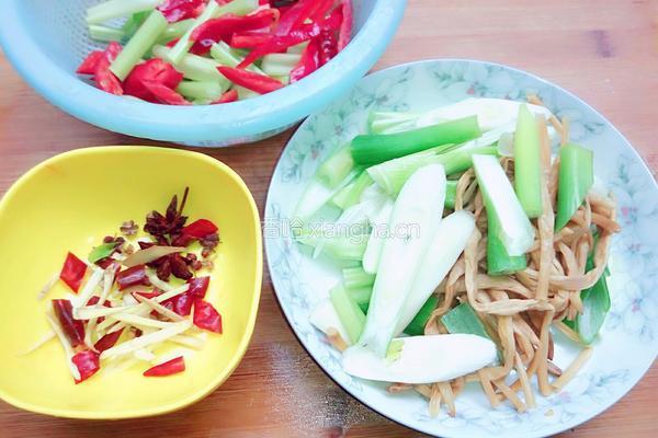 小炒嫩牛肉的做法图解2