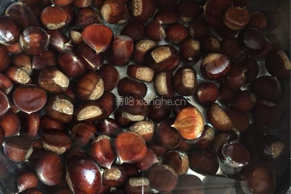 水煮栗子的做法图解1