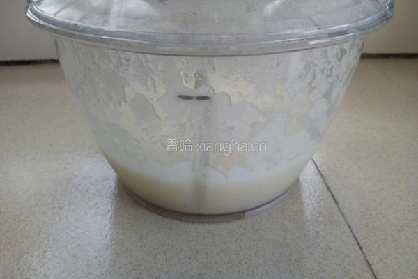 鲜榨梨汁的做法图解4