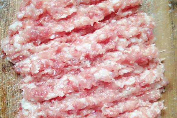 肉末虎皮青椒的做法图解1