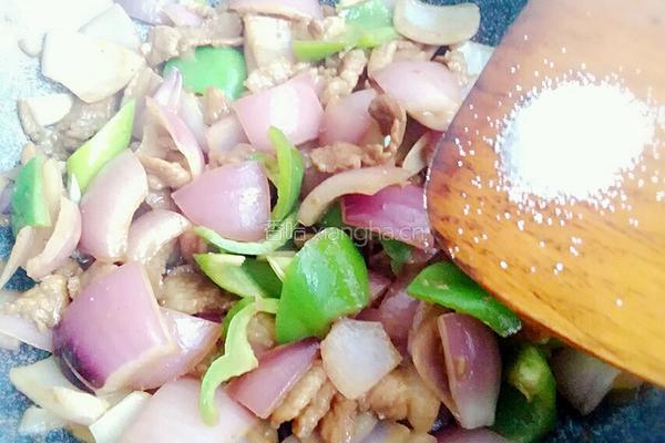 圆葱炒肉的做法图解8