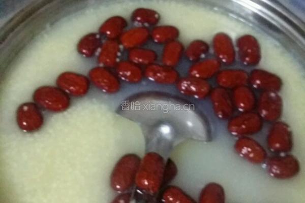 小米红枣粥的做法图解3