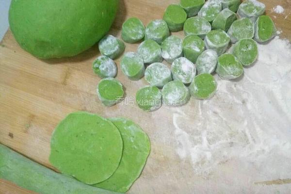 菠菜饺子的做法图解5